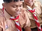 Kisah-Ketulusan-Sahabat-Sejati-di-Kediri-Bantu-Belikan-Sepatu-Temannya-yang-Sudah-Rusak.jpg