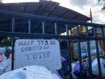 Kondisi-depo-sampah-di-sebelah-barat-Stadion-Mandala-Krida-Senin-1772023.jpg