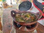 Menikmati-Sop-Kambing-Gerabah-di-Lembah-Boko-Prambanan-Klaten-Kuah-Bening-Harga-Murah.jpg