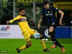 Nicolas-Gonzalez-vs-Alessandro-Bastoni-di-Liga-Italia-Serie-A-antara-Inter-Milan-vs-Fiorentina.jpg