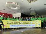 Para-mitra-Gojek-Indonesia-saat-mengikuti-Safety-Driving-Coaching-Clinic.jpg