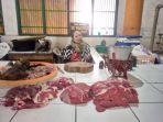 Pedagang-daging-di-Pasar-Argosari-Gunungkidul.jpg