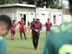 Pelatih-PSS-Sleman-Seto-Nurdiyantoro-24112022.jpg