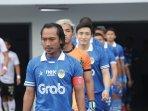 Pemain-PSIM-Yogyakarta-saat-memasuki.jpg