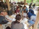 Pemkab-Gunungkidul-Ajak-Pelaku-Kreatif-Fesyen-Eksplor-Kain-Batik-untuk-Tingkatkan-SDM.jpg