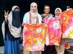 Pengalaman-Rizki-Karolina-Ajarkan-Perempuan-di-Yogyakarta-Berdikari-Melalui-Batik-Shibori.jpg