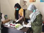 Pengambilan-sampel-dalam-pengawasan-produk-pangan-Dinas-Pertanian-dan-Pangan-Kota-Yogyakarta.jpg