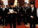 Pengunduran-diri-Presiden-Soeharto-yang-mengawali-masa-reformasi-Indonesia.jpg