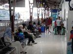 Penumpang-di-stasiun-KAI-Daop-5-Purwokerto.jpg