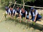Perumnas-Tanam-70000-Pohon-Mangrove-dan-Kembangkan-UMKM-Binaan-di-Demak.jpg
