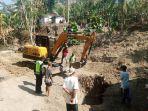 Proses-penutupan-sinkhole-di-Padukuhan-Popohan-Kulon-Progo.jpg