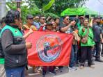 Puluhan-Driver-Ojol-dari-Jogja-Ikuti-Aksi-Nasional-di-Jakarta-Serukan-Pesan-Damai.jpg