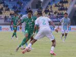 Punggawa-PSS-Sleman-saat-berlaga-di-Stadion-Manahan.jpg