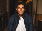 Raphael-Varane-resmi-gabung-COMO.jpg