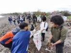 Ribuan-Pemuda-Se-DIY-Ramai-ramai-Bersihkan-Pantai-Trisik-Kulon-Progo-dari-Sampah.jpg