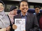Roy-Suryo-Cs-Klaim-Buku-Jokowis-White-Paper-Tulisan-Ilmiah-Mestinya-Berada-di-Universitas.jpg