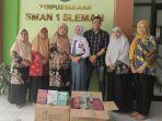SMAN-1-Sleman-menerima-donasi-225-buku-dari-orangtua-siswa.jpg