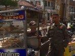 Satpol-PP-Kota-Yogyakarta-Tertibkan-PKL-di-Jalan-Pasar-Kembang.jpg