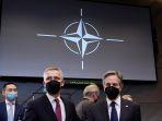 Sekretaris-Jenderal-NATO-Jens-Stoltenberg-dengan-Menteri-Luar-Negeri-AS-Antony-Blinken-kanan.jpg