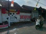 Selain-di-Balecatur-Mural-One-Piece-Muncul-di-Triharjo-Sleman.jpg