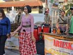 Seniman-musik-angklung-di-pedestrian-Malioboro-7102025.jpg
