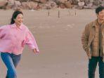 Shin-Min-Ah-dan-Lee-Byung-Hun-di-drama-Korea-Our-Blues.jpg