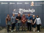 Silaturahmi-ke-Tribun-Jogja-KrediOne-Tegaskan-Komitmen-Literasi-Keuangan.jpg