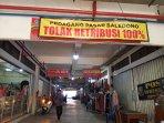 Spanduk-Tolak-Retribusi-100-Persen-Bergema-di-Pasar-Baledono-Ini-Penjelasan-DKUKMP-Purworejo.jpg