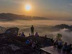 Sunrise-di-Gunung-Api-Purba.jpg