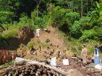 Tanah-Longsor-Timpa-Tempat-Produksi-Grubi-di-Magelang-4-Pekerja-Terluka.jpg