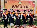Terbantu-Laptop-Pinjaman-Teman-Adam-Raih-Cumlaude-Jadi-Lulusan-Terbaik-Wisuda-XXVIII-STIKes-YKY.jpg