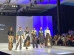 Terinspirasi-Sumbu-Filosofi-Yogya-Batik-Bernuansa-Garis-Imajiner-Ini-Ditampilkan-di-JFW-2024.jpg