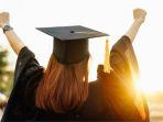 Topi-toga-wisuda.jpg