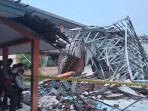 Tragedi-Pulang-Sekolah-di-Bogor-Atap-Ruang-Kelas-Ambruk-Tertimpa-Pohon-Tumbang-42-Siswa-Luka.jpg