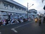 Tumpukan-sampah-di-ujung-timur-Jalan-KS-Tubun.jpg