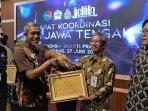 Untidar-Magelang-Terima-Penghargaan-JDIH-Perguruan-Tinggi-2023-dari-Pemprov-Jateng.jpg