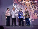 Wali-Kota-Magelang-saat-menerima-pengajaran-Adipura-Selasa-2822023.jpg