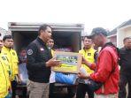 Waroeng-Steak-Serahkan-Bantuan-Kepada-Korban-Gempa-Cianjur.jpg