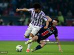 Zakaria-Aboukhlal-vs-Manuel-Ugarte-di-Ligue-1-Prancis-PSG-vs-Toulouse-di-stadion-Parc-des-Princes.jpg