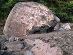batu-material-banjir-lahar-merapi-pada-rabu-1122021.jpg