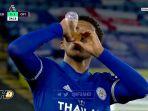bek-leicester-city-wesley-fofana-saat-membatalkan-puasa-di-laga-leicester-city-vs-crystal-palace.jpg