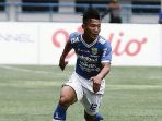 bek-muda-persib-ini-selalu-tampil-total-bayar-kepercayaan-pelatih_20180406_113659.jpg