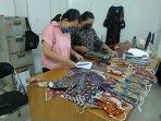 beri-pesan-penyemangat-lawan-covid-19-pengusaha-batik-di-yogyakarta-produksi-masker-kain.jpg