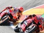 berita-moto-gp-aragon-hari-ini-manuver-marc-marquez-dibalas-switch-back-gesit-bagnaia.jpg