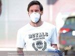 bintang-barcelona-lionel-messi-tiba-di-kompleks-latihan-tim-memakai-masker.jpg