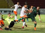 borneo-fc-kembali-melanjut-tren-positifnya-di-pekan-ke-17-liga-1-saat-berlaga-melawan-ps-tira_20180720_205613.jpg