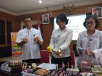 bpom-memeriksa-62-sarana-distribusi-kosmetik-di-yogyakarta_20171206_120114.jpg