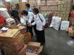 bpom-meninjau-ikan-makarel-kaleng-yang-sudah-ditarik-oleh-ramai-mall_20180329_183540.jpg