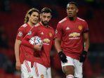 bruno-fernandes-beri-bola-ke-rashford-untuk-penalti-di-liga-champions-manchester-united-v-istanbul-b.jpg