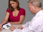 diagnoptics-diabetes-menggunakan-age-reader.jpg